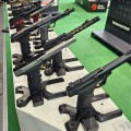 duzy-ekspozytor-stojak-pistolet-jednorzedowy (10).jpg