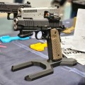 duzy-ekspozytor-stojak-pistolet-jednorzedowy (1).jpg