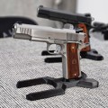 duzy-ekspozytor-stojak-pistolet-jednorzedowy (7).jpg